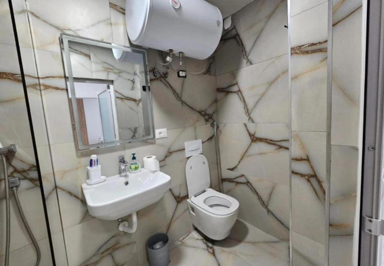 Kalpazo Myslym Shyri Tirana Apartment Екстериор снимка