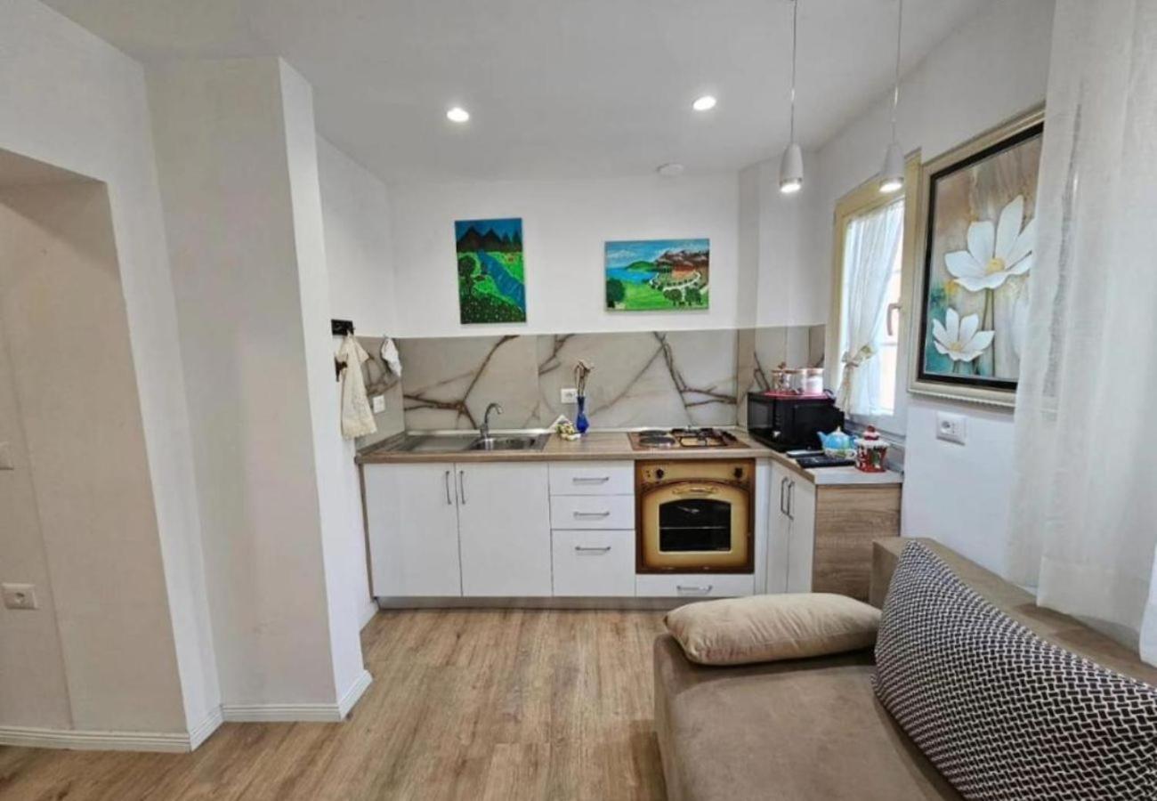 Kalpazo Myslym Shyri Tirana Apartment Екстериор снимка
