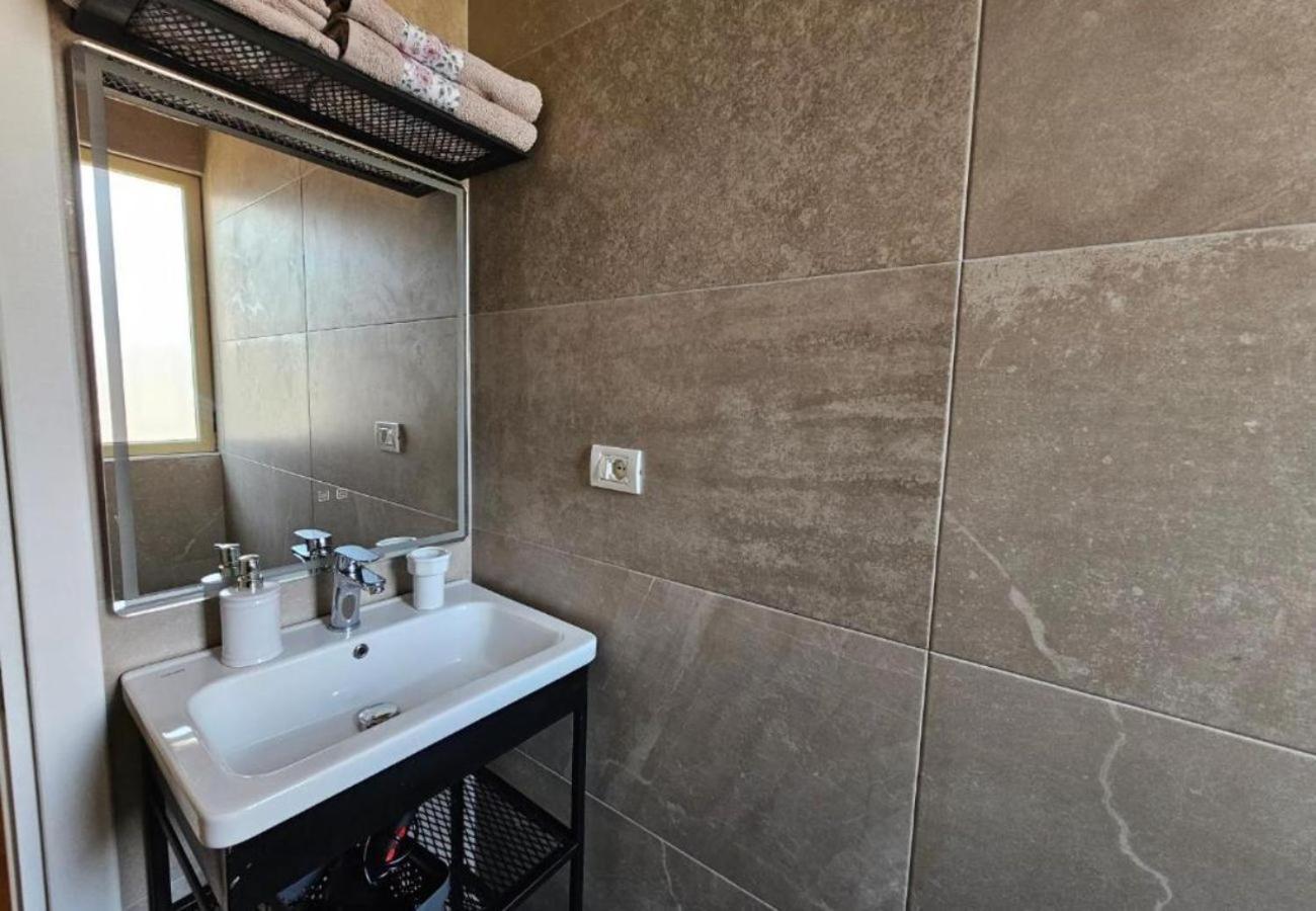 Kalpazo Myslym Shyri Tirana Apartment Екстериор снимка