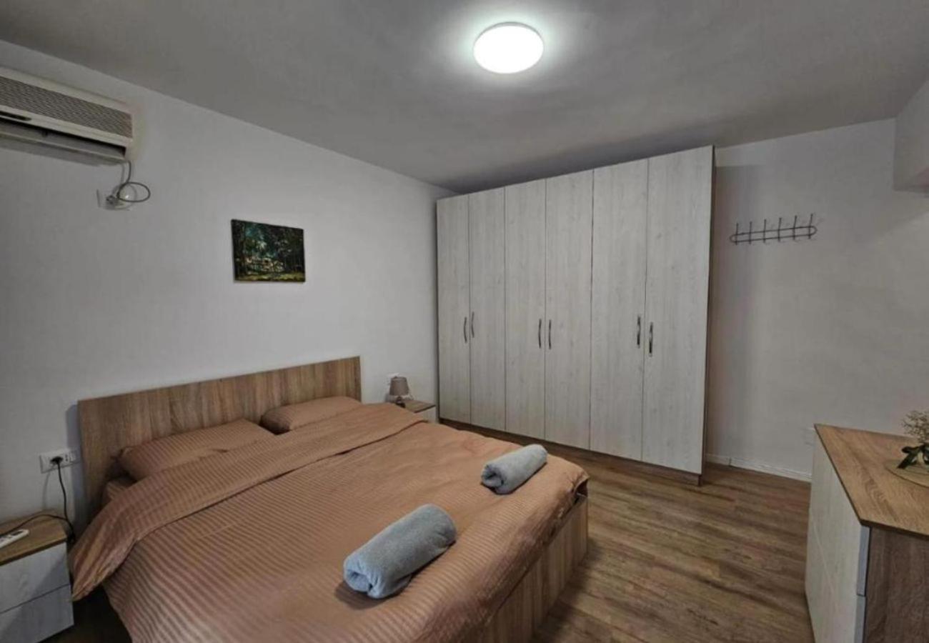 Kalpazo Myslym Shyri Tirana Apartment Екстериор снимка