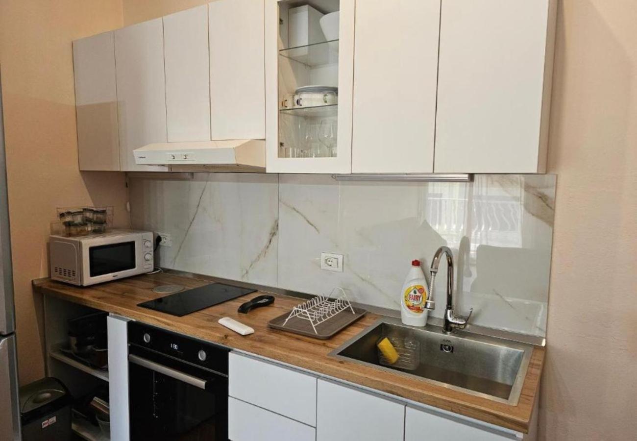 Kalpazo Myslym Shyri Tirana Apartment Екстериор снимка