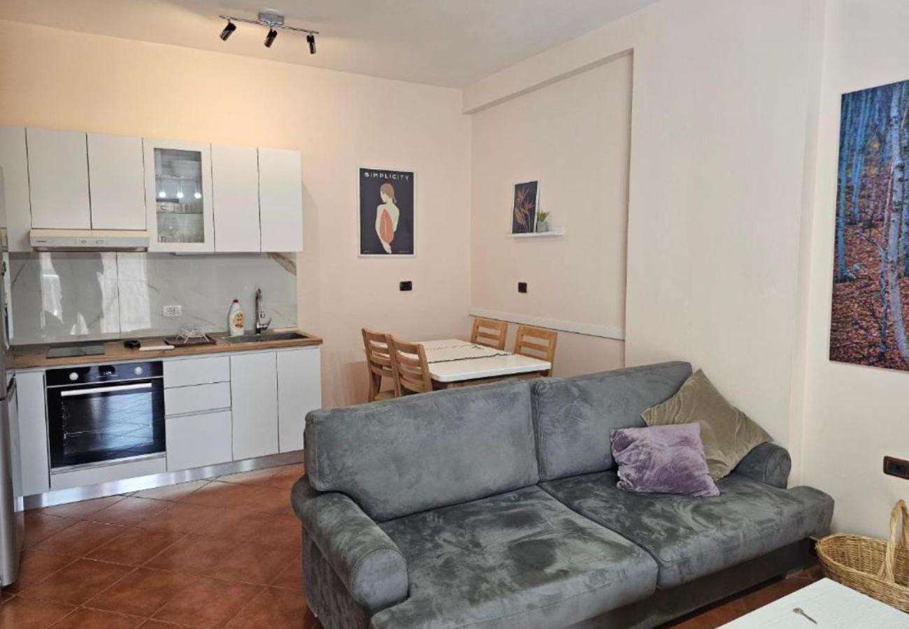 Kalpazo Myslym Shyri Tirana Apartment Екстериор снимка